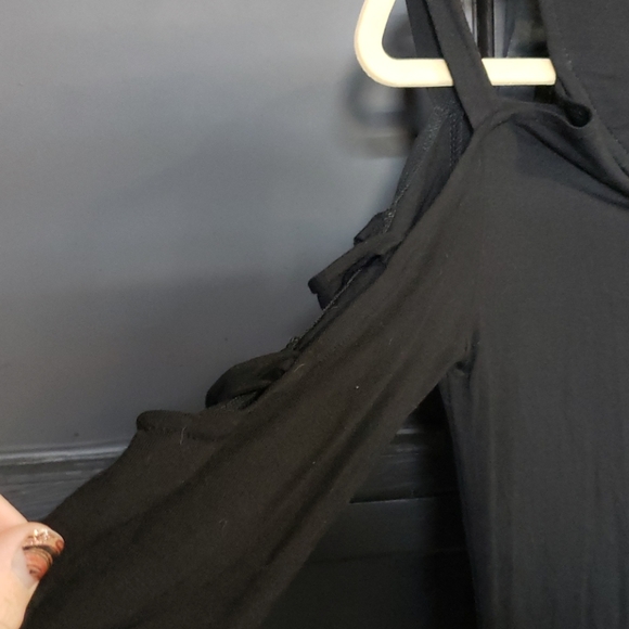 NWOT Cutout Sleeve Tunic - Picture 4 of 6